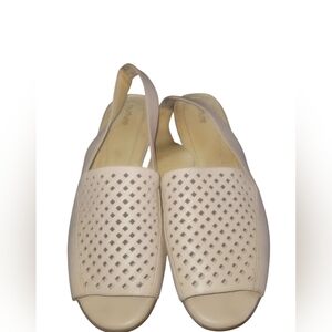 Nuture Noya Women's Cream Slingback Cut Out Leather Sandals Sz 9 1/2 M